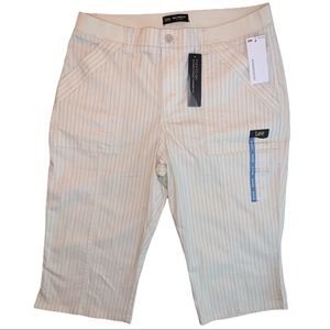 Lee Beige Vertical Striped Relaxed Fit Mid Rise Capri Pants